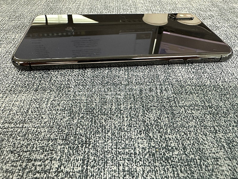 (A급)아이폰XS MAX 256G 블랙 깨끗한 단말기 30만원 판매해요--4